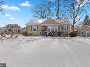 2 Wyndale Ave, Maple Shade, NJ 08052