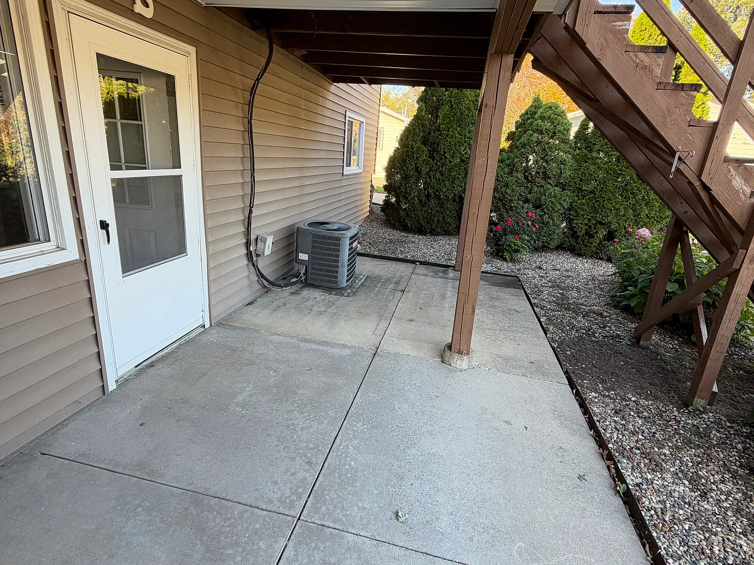 2 bed, 900 sqft, $775 — Photo 2