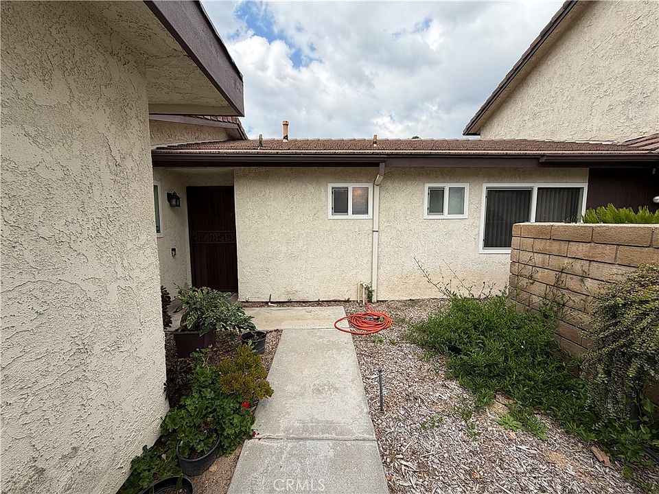1st image of 2110 Hawthorne Ct