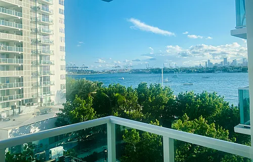 1000 West Ave Photo 1