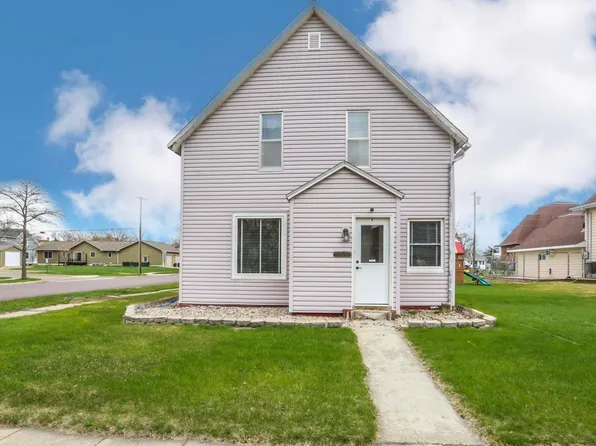 309 N 2nd St, Groton, SD 57445