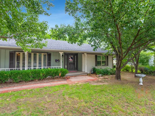415 E Main St, Whitesboro, TX 76273