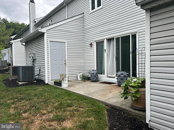 5th image of 1709 Creek Vista Dr