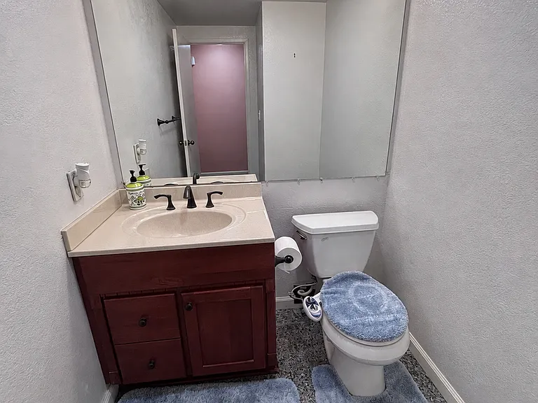 1084 Sunrise Dr — Photo 24