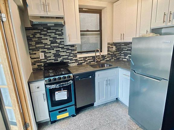 5th image of 538 W 50th St Ph A