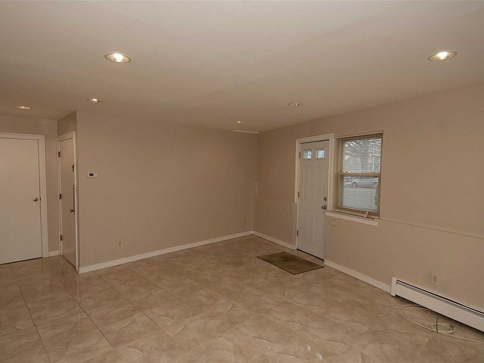 1st image of 22606 56th Ave