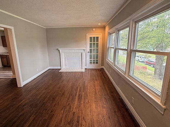 2nd image of 953 41st St