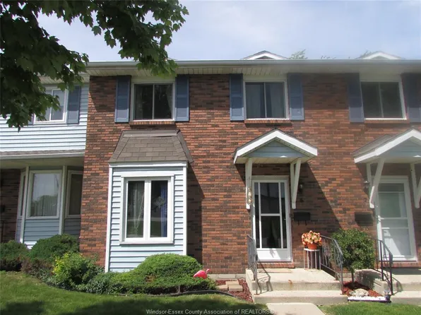 7 Cherry Ln #5, Leamington, ON N8H 5A4