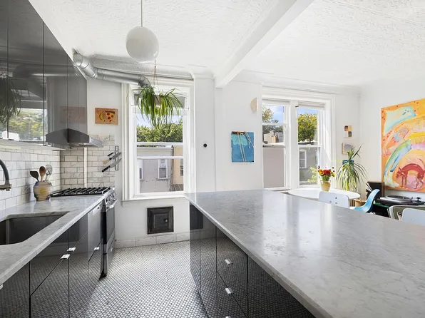 728 41st St APT 3E, Brooklyn, NY 11232