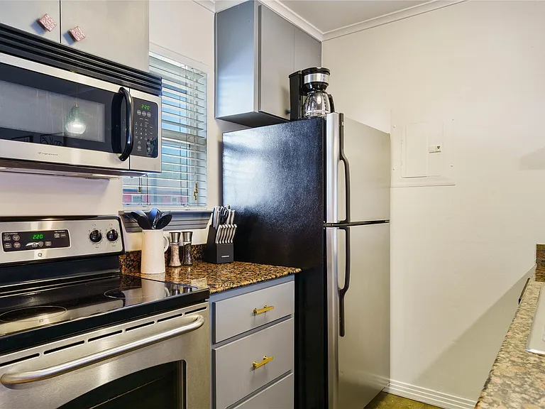 1422 Collier St #214 — Photo 5