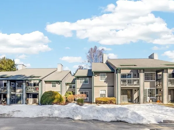 1940 Phillips Rd APT 15, New Bedford, MA 02745