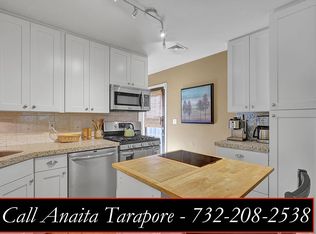 25 Harbor Rd, Morganville, NJ 07751