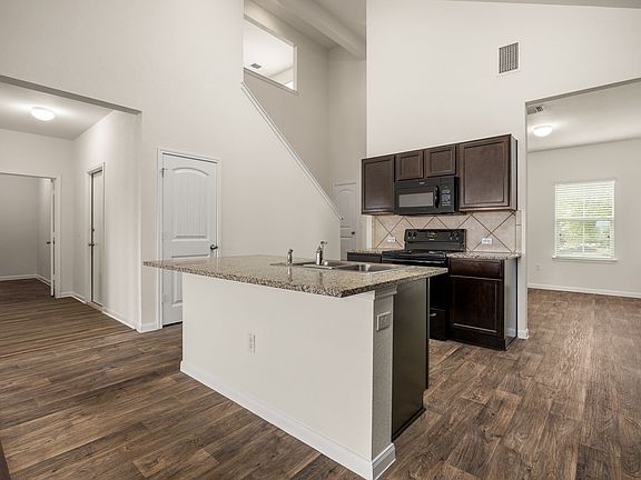 5th image of 404 Pentire Way
