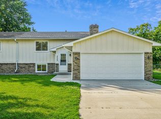 2523 Birchview Ln, Minnetonka, MN 55305