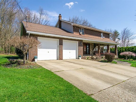 2nd image of 4 Prince Edward Ct