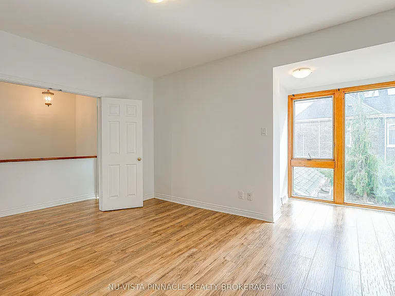 343 Princess Ave — Photo 21