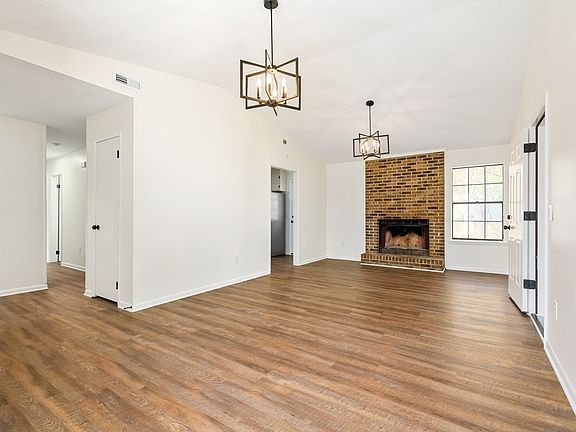 2nd image of 1451 Shellfield Rd