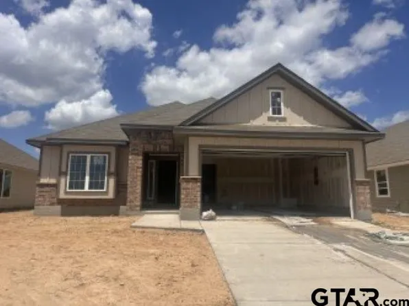 16037 Sir Barton Dr, Lindale, TX 75771