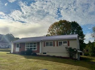 3 Belmont Dr, Warren, PA 16365