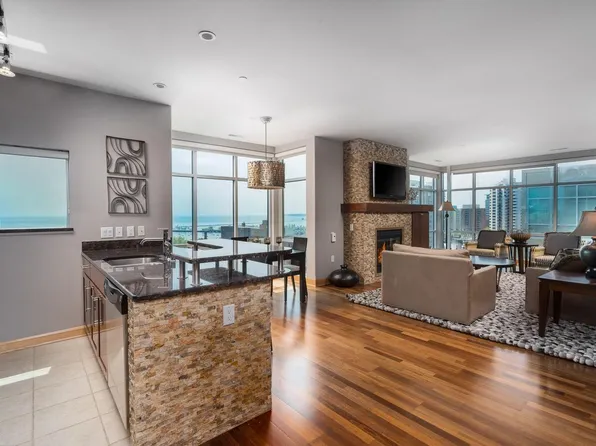 1550 East Royall PLACE #1113, Milwaukee, WI 53202