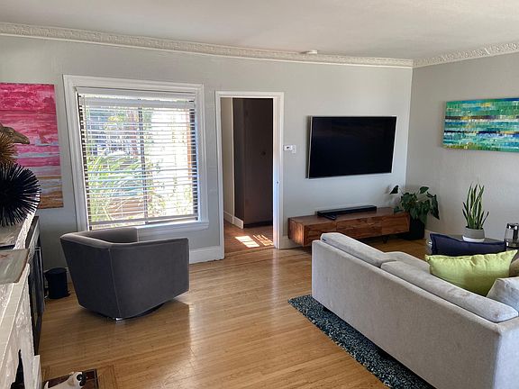 2nd image of 165 Beaver St APT 4