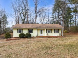 105 Hillside Ct, King, NC 27021