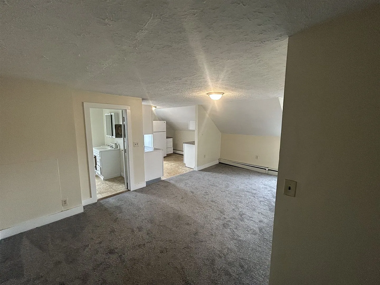 11 King St — Photo 1