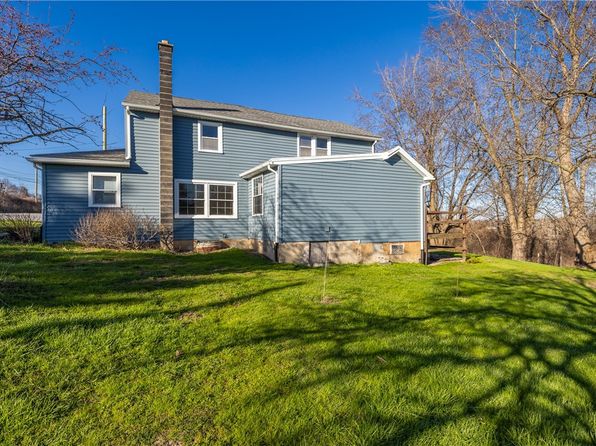 556 Middle Rd, Henrietta, NY 14467