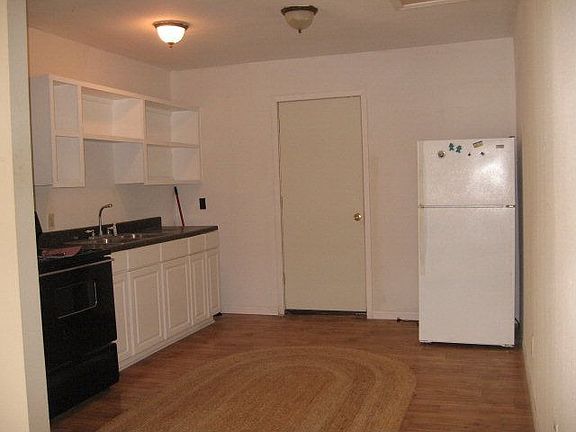 4th image of 1108-1110 W 9th St