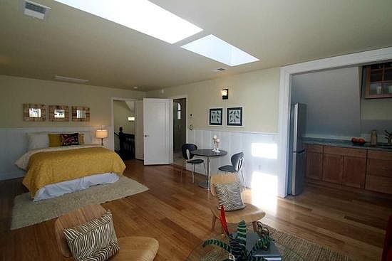 1st image of 835 Cole St APT 3
