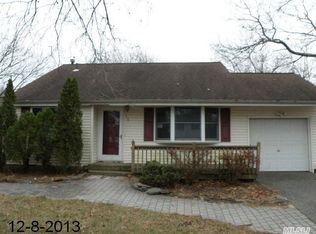 15 Dillon Ave, Port Jefferson Station, NY 11776