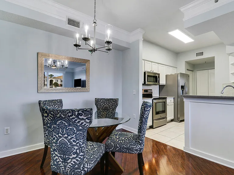 9212 Myrtlewood Cir W — Photo 22