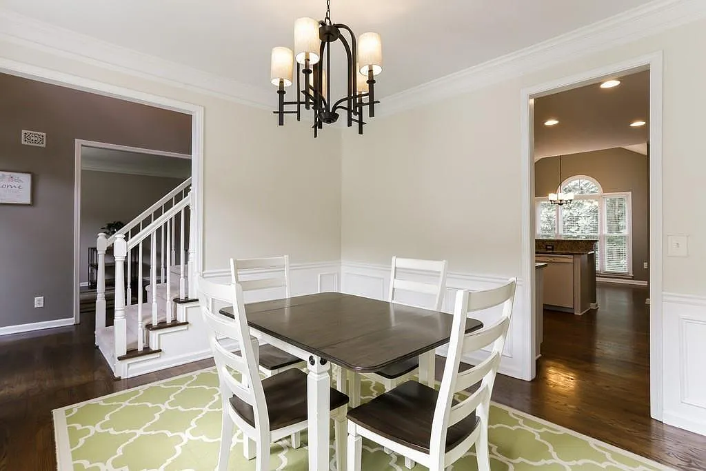 6 bed, 3.5 bath, 4047 sqft, $3,900 — Photo 4