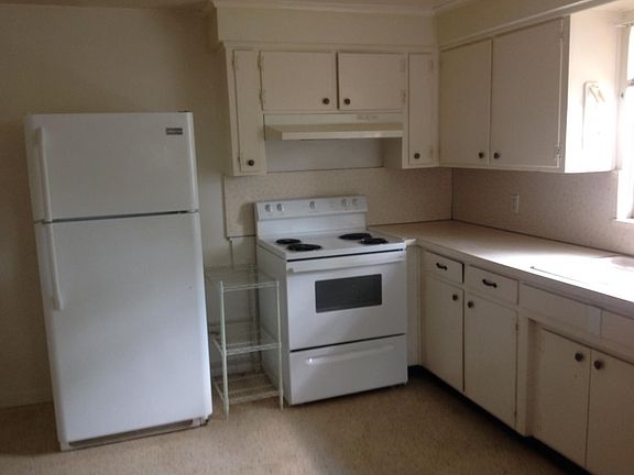 3rd image of 297 Mercury Dr