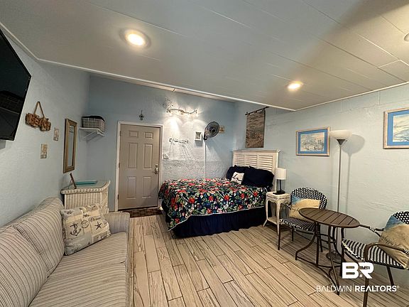 4th image of 200 E Beach Blvd #302