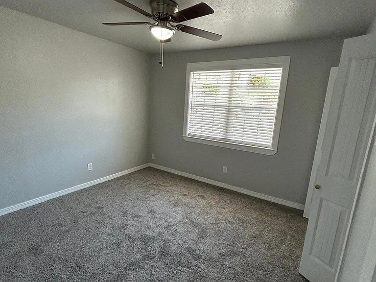5409 46th St — Photo 7