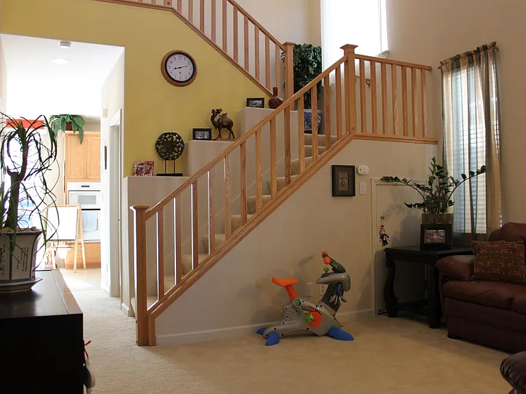 living room & high ceiling