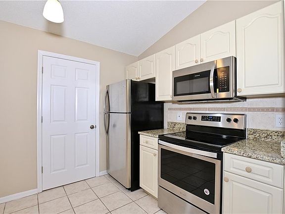 5th image of 520 W Euclid Ave