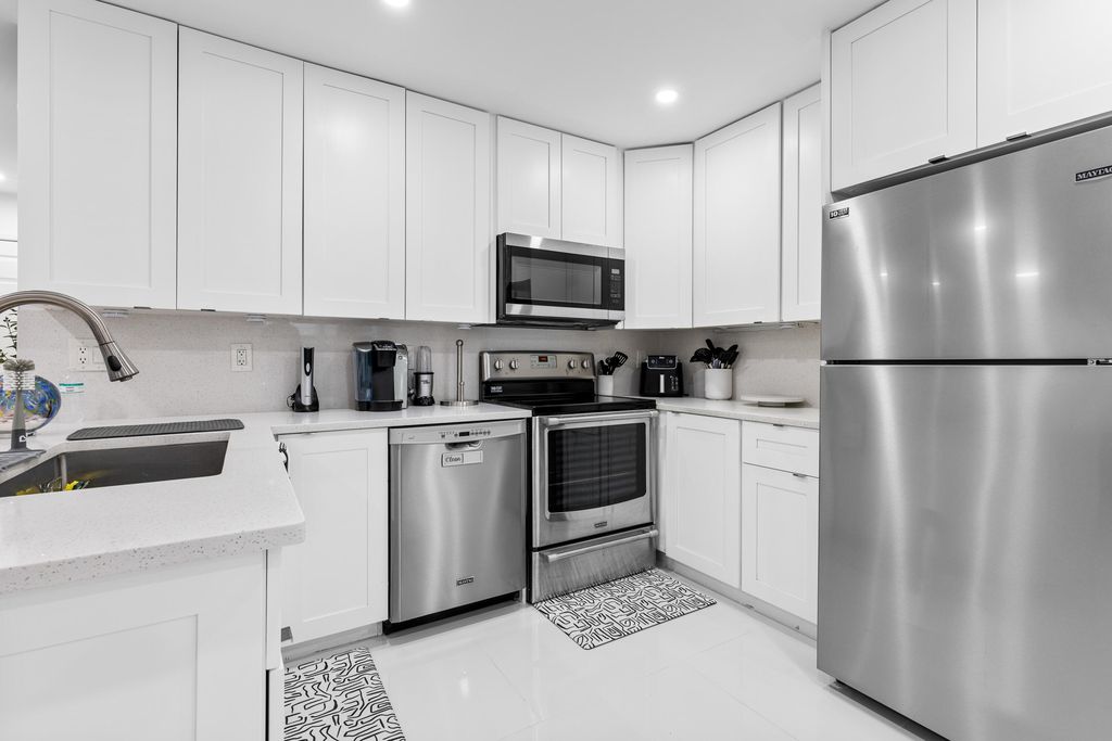 1621 NE 1ST Avenue, photo 7