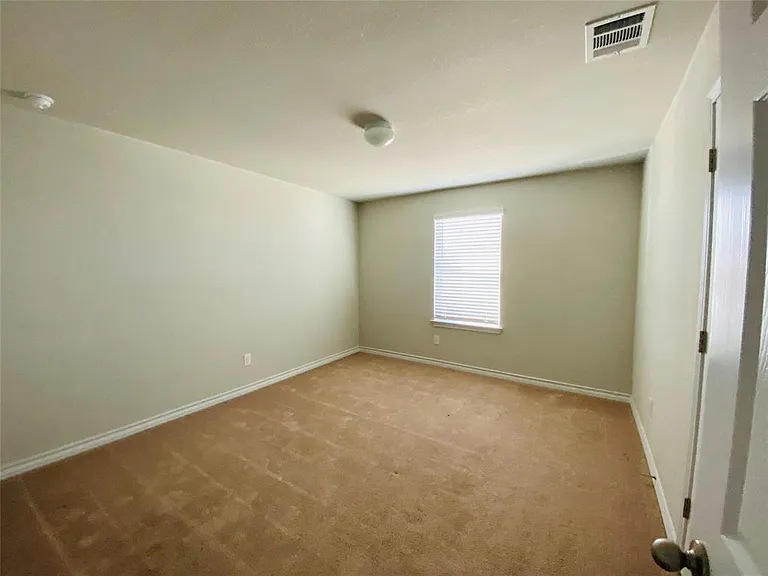 708 Aliso Trl — Photo 12