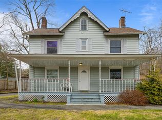 9 Boulderberg Rd, Tomkins Cove, NY 10986