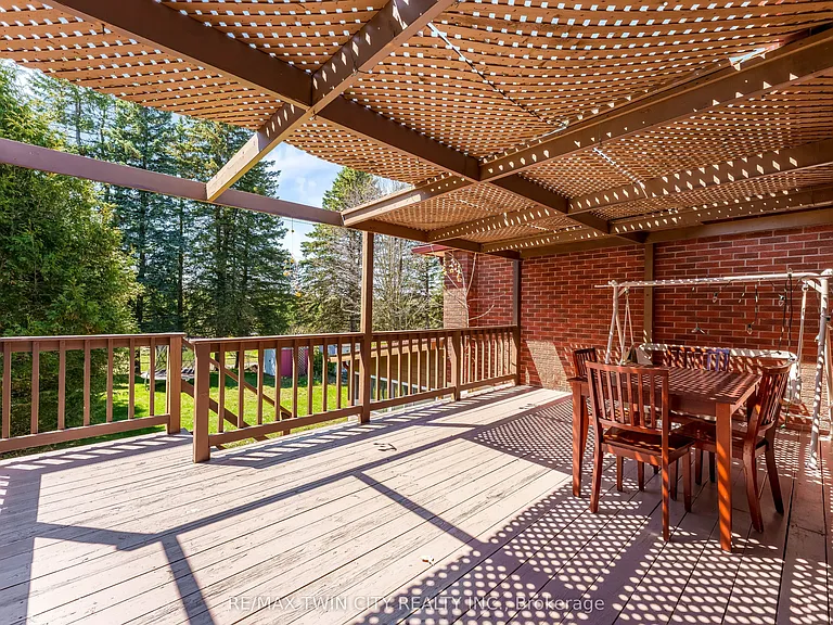 402 Lakeview Dr — Photo 35