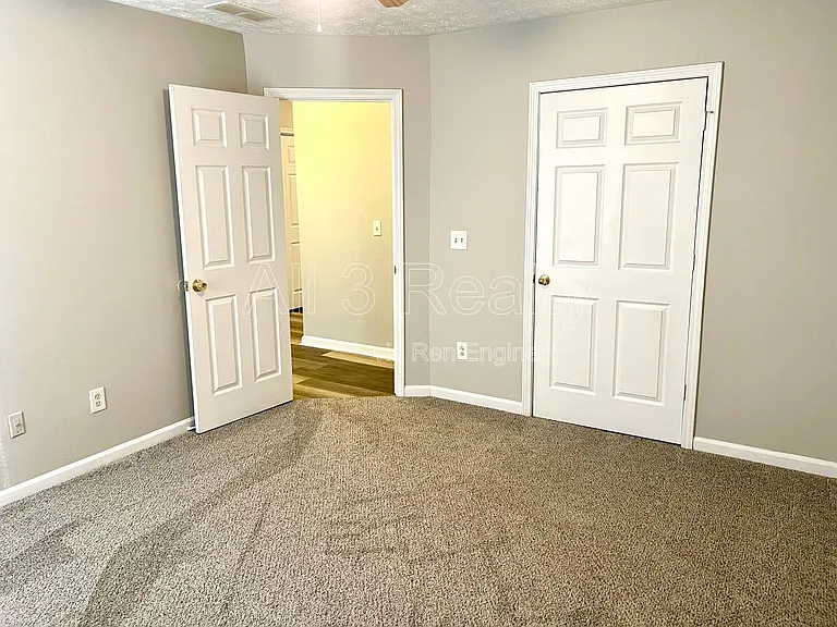 460 Mountainview Dr — Photo 16