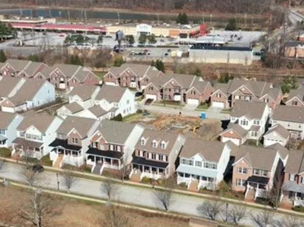 133 Arbor Dr, Pittsburgh, PA 15237