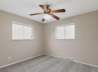 808 Bella Ln, Saint Louis, MO 63137