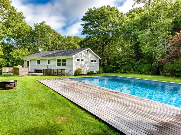 66 Crystal Dr, East Hampton, NY 11937