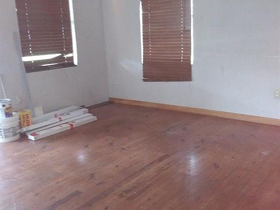 2nd image of 5071 Nell St