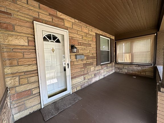 3rd image of 213 Sherman Ave