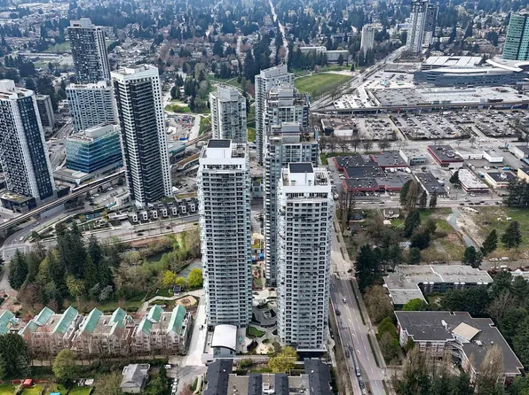 13768 100th Ave #2106, Surrey, BC V3T 0V2