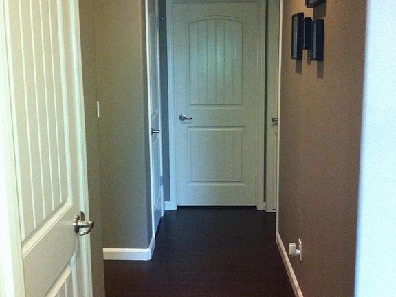 Hallway between rooms 1 and 3